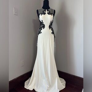 NWTCamilla Black and White Maxi Dress